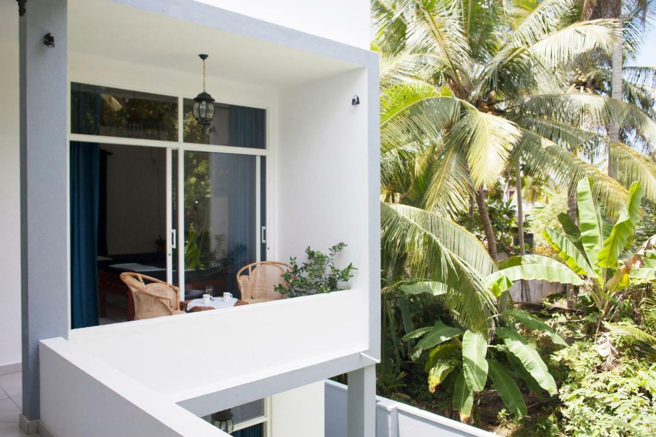 Alvas House Hotel ฮิกคาดูวา ภายนอก รูปภาพ