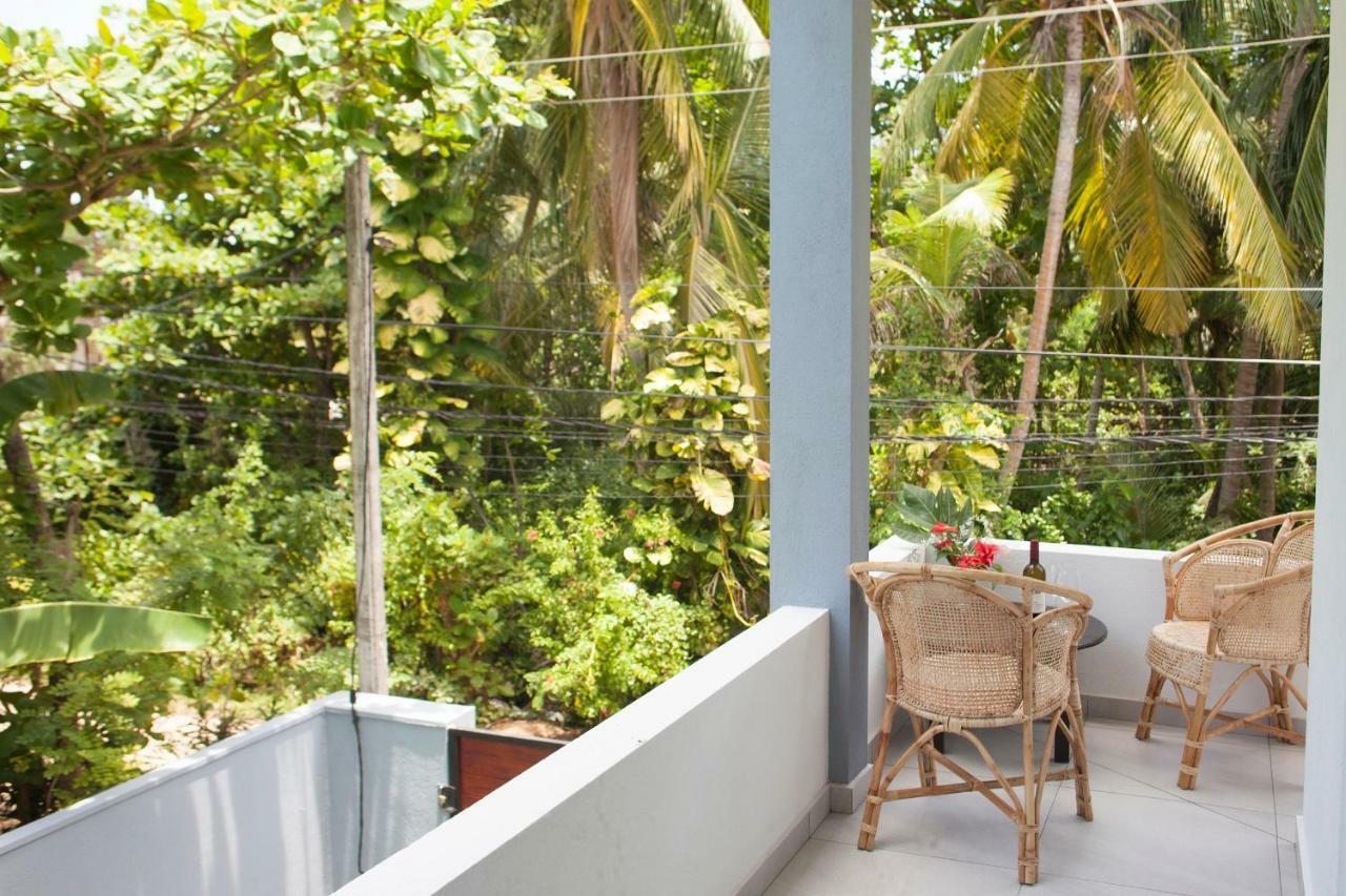 Alvas House Hotel ฮิกคาดูวา ภายนอก รูปภาพ